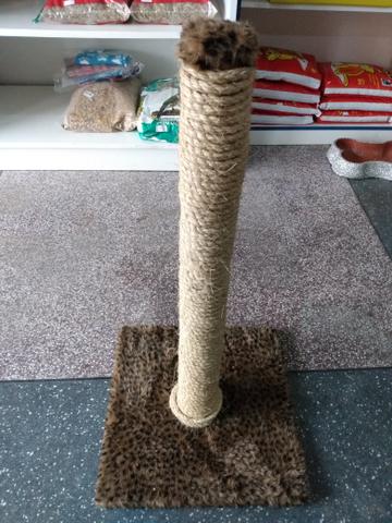 Arranhador para Gatos 67cm com base
