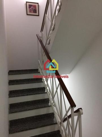 Comary - Ótima casa triplex geminada em condomínio com lazer - Foto 3