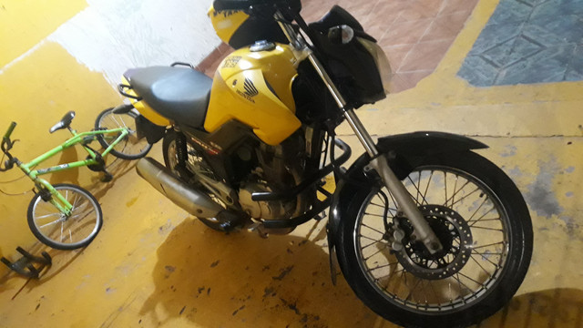 Vendo moto amarela 10.000 - Foto 4