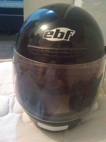 Vende se capacete Tam 56 pra hoje