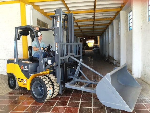 Empilhadeira com concha - Foto 3
