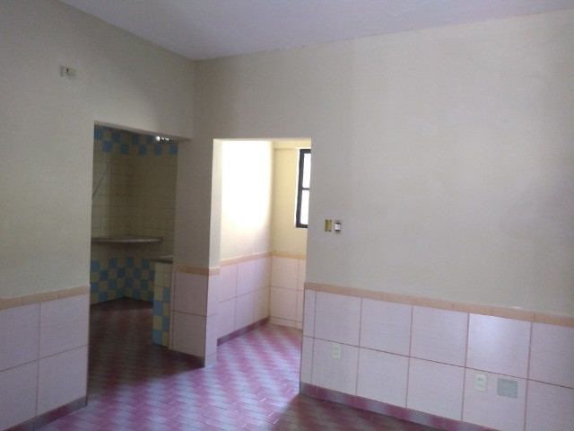 Casa com dois quartos e dois banheiros próximo ao supermercado Ofertão Max - Foto 6