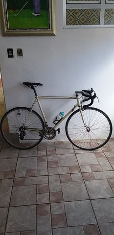 Bicicleta de Corrida marca PEUGEOT da França relíquia dos anos 80 peça rara - Foto 2