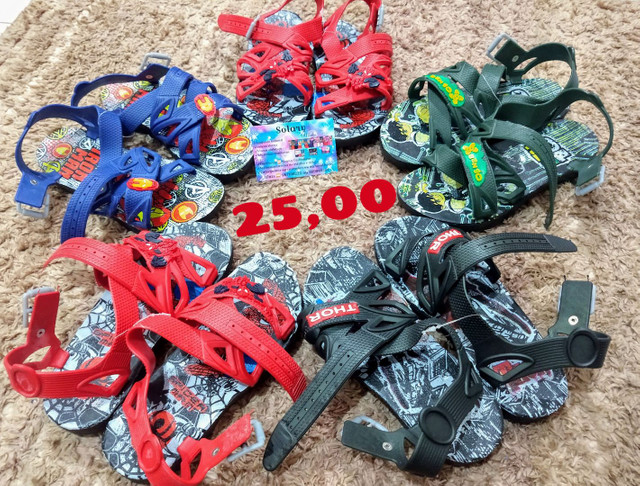 sandalia infantil personagem