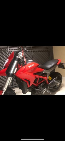 DUCATE HYPERMOTARD 821