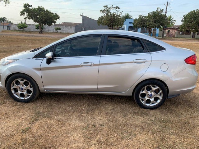NEW FIESTA SEDAN 1.6 2012/12