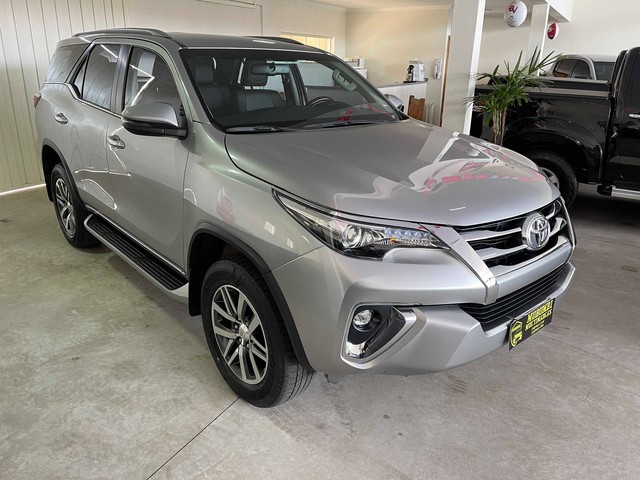 HILUX SW4 2018/2019 2.8 SRX 4X4 7 LUGARES 16V TURBO INTERCOOLER DIESEL 4P AUTOMÁTICO