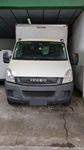 CAMINHÃO IVECO