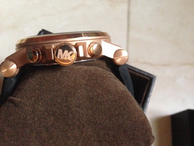 Relógio Michael Kors ouro velho  - Foto 4