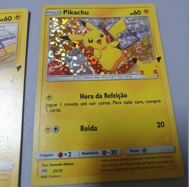 Carta Pokémon Pikachu shiny Gulpilhares E Valadares • OLX Portugal