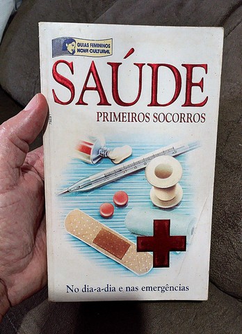 Saúde Primeiros Socorros - Guias Femininos Nova Cultural