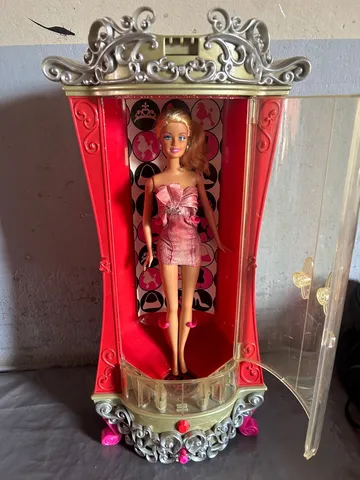 Vendo Barbie Original com Roupas Original, Brinquedo Barbie Usado 84110462