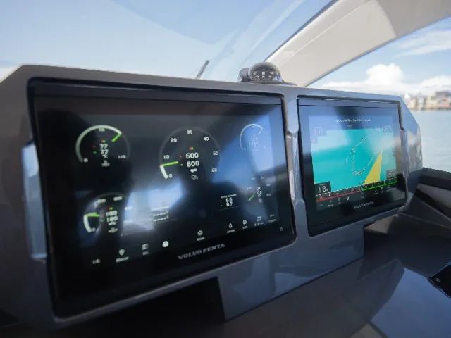 Lancha Azov 480HT - Saída de fábrica - Foto 6