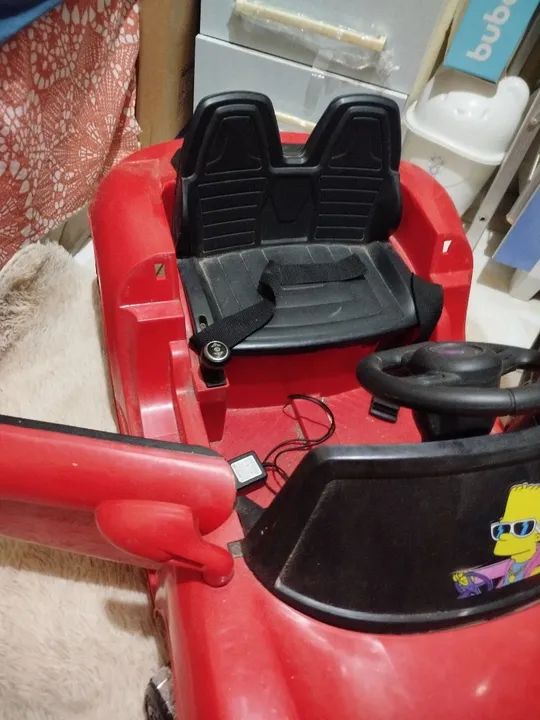 Carrinho Elétrico Infantil Vermelho com controle remoto funcionando direitinho. - Foto 3