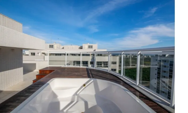 Cobertura duplex com piscina e churrasqueira 247m² na Barra da Tijuca pronto p morar