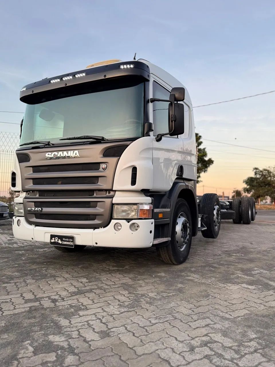 Scania P340 Bitruck 8x2 Ano 2012