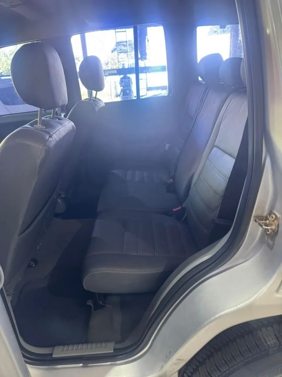 JEEP CHEROKEE 3.7 SPORT 4X4 V6 12V GASOLINA 4P AUTOMÁTICO PRATA 2006 - Foto 5