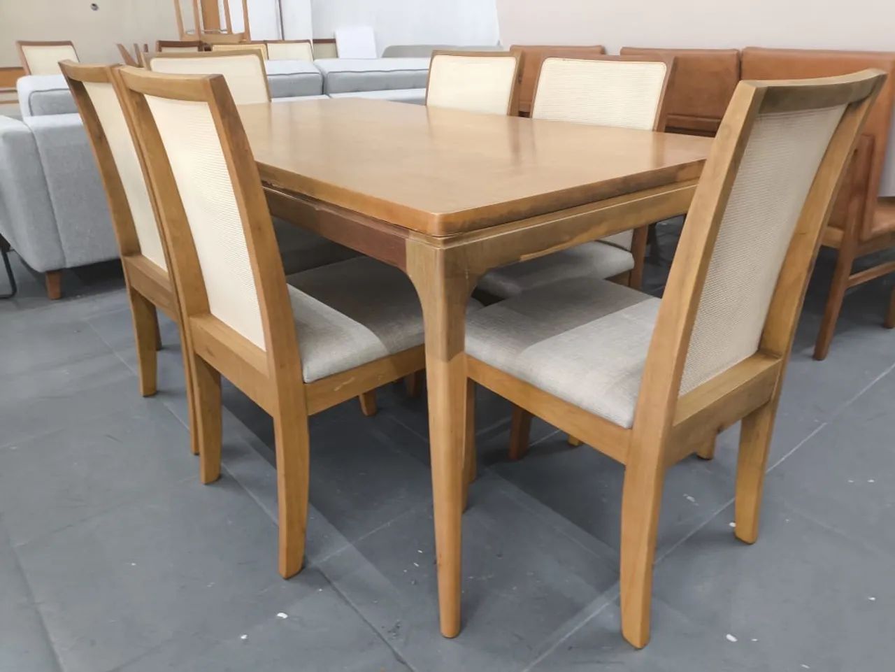 Mesa de Jantar de Madeira com 6 Cadeiras madeira  - Foto 3