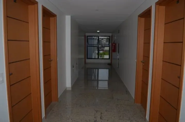Aptos de 1/4 mobiliados, gar e elevador, Próx as Firmas - Macaé - RJ