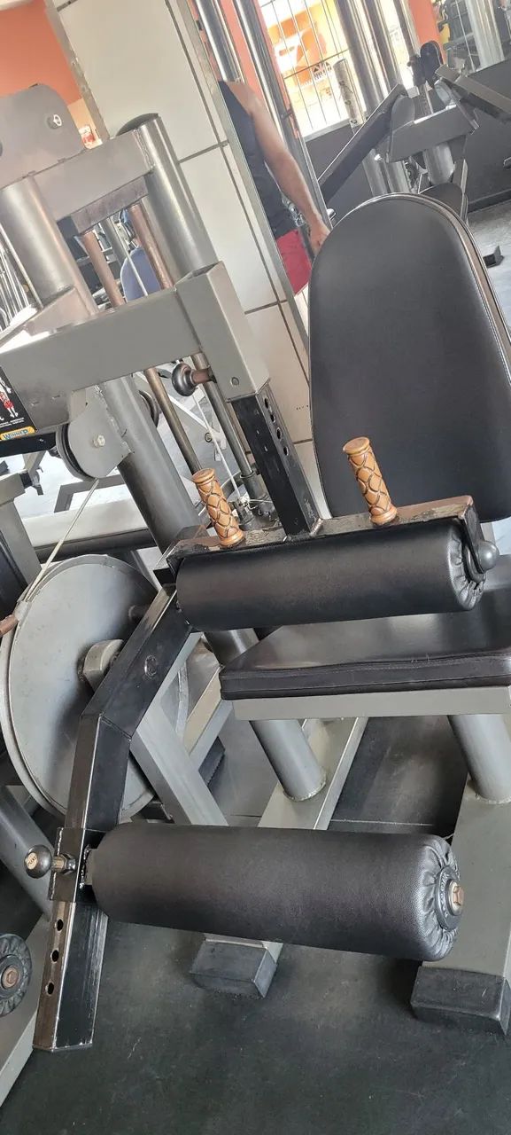 Banco flexor para Academia