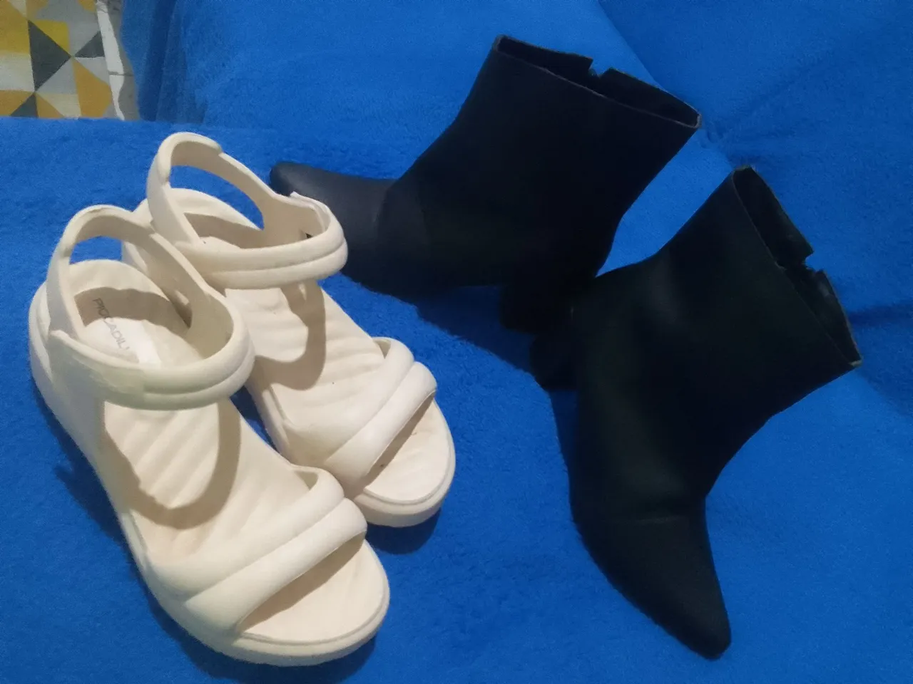 Sandálias e Botas Femininas - Conforto e Estilo