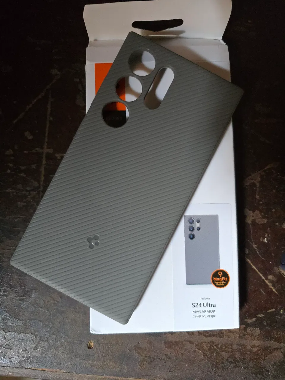 Capa Spigen Mag Armor para Samsung S24 Ultra