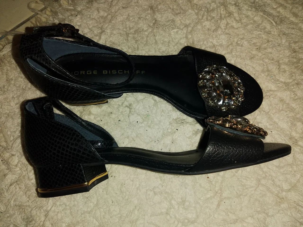 Sandália elegante nova, salto baixo (36) - Foto 3