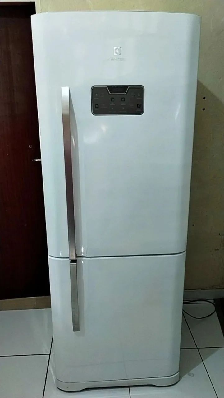 Geladeira Electrolux Frost Free Inverter e Inverse 454L