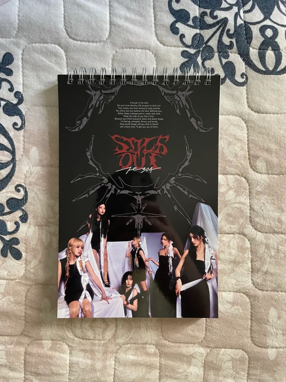 Cd NMIXX 3th Mini Album Fe3O4 : STICK OUT - Pyromancy Version Completo