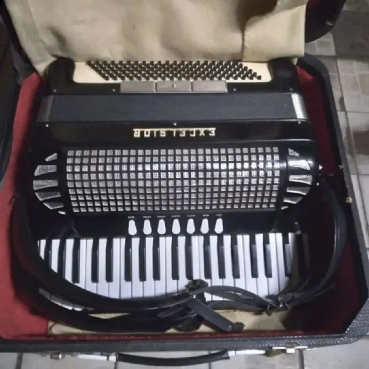 Sanfona EXCEILSIOR pronta pra trabalhar  - Foto 2