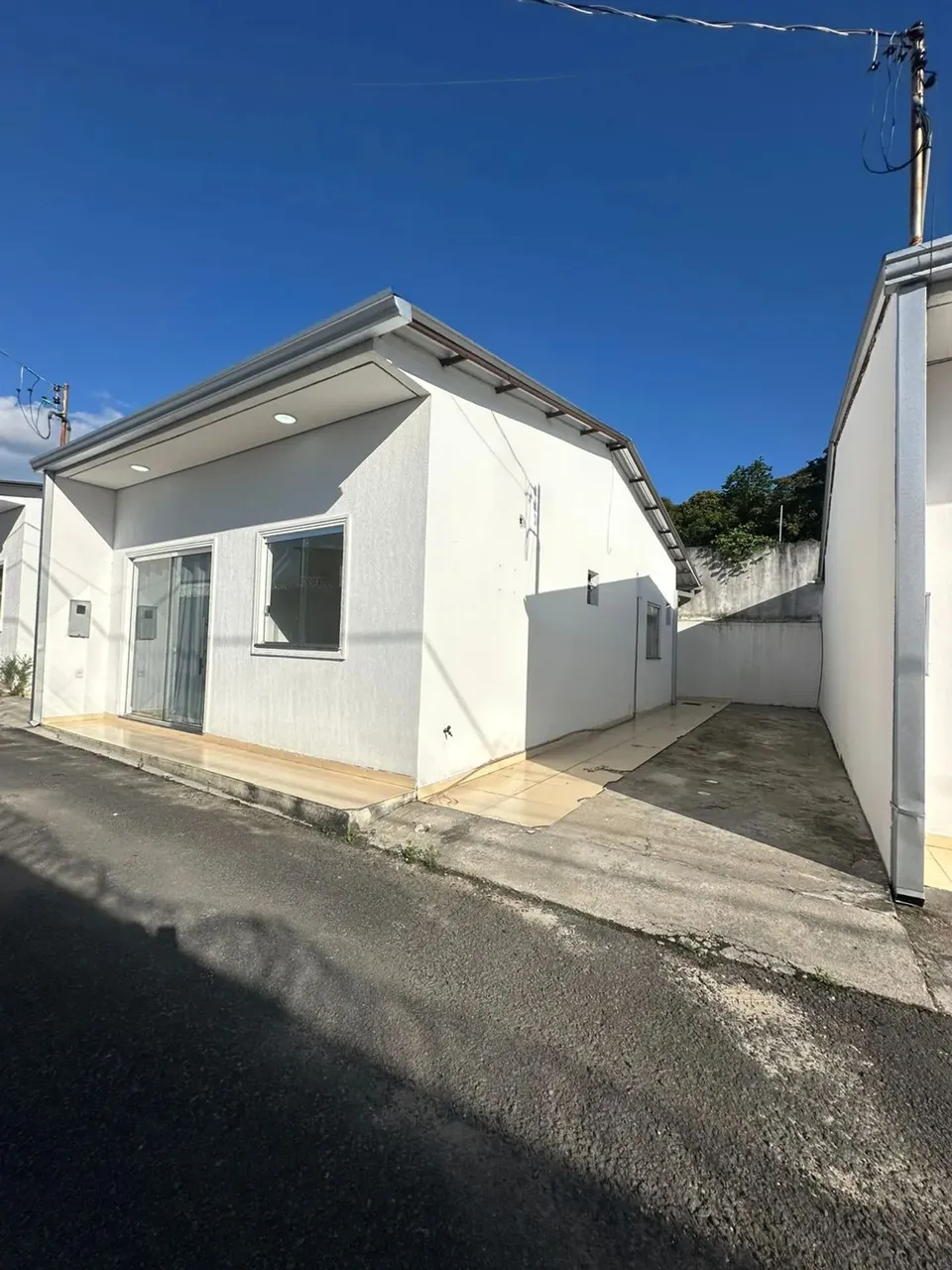 Imóvel para aluguel com 2 quartos em Flores - Manaus - AM | Res. Fechado | Ñ Paga, Água, L