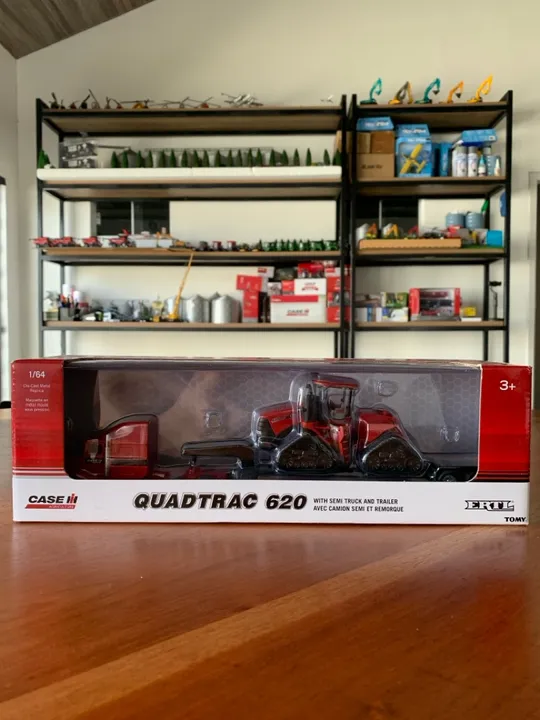 Kit Case Quadtrac 620 + caminhão prancha 1/64