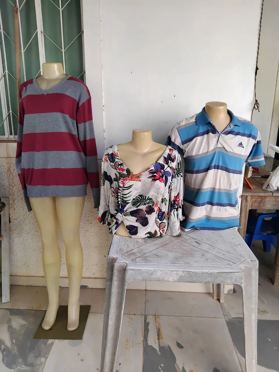 Manequins para loja de roupas