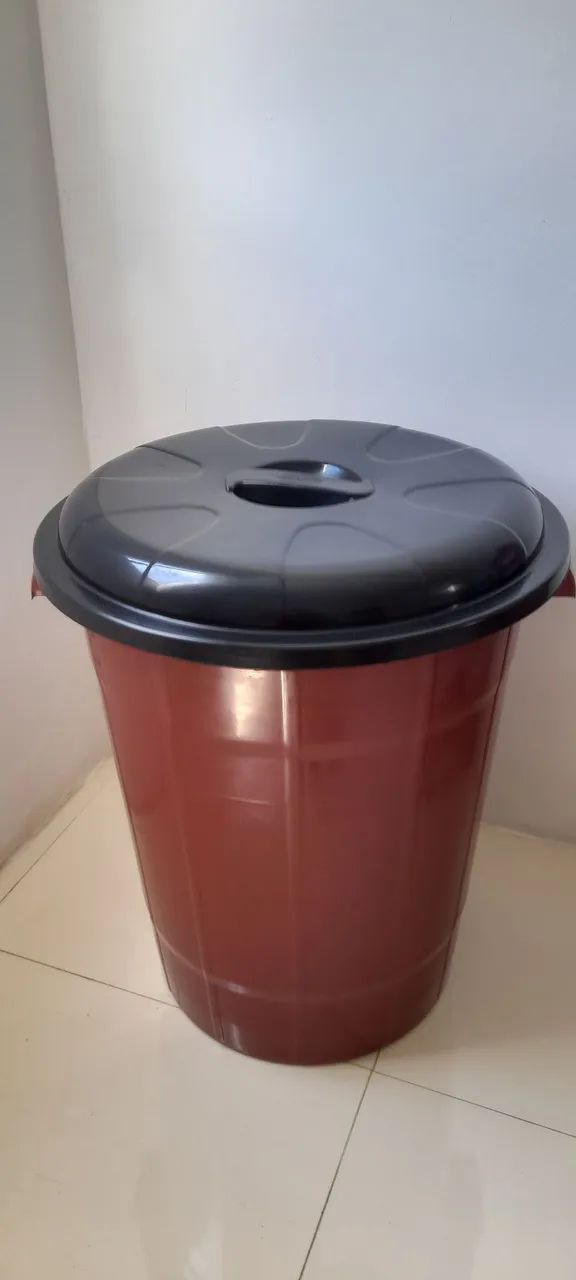 Lixeira com Tampa para Cozinha
