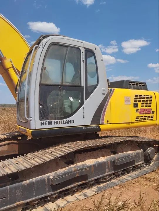 Escavadeira New Holland E 215 - Foto 4
