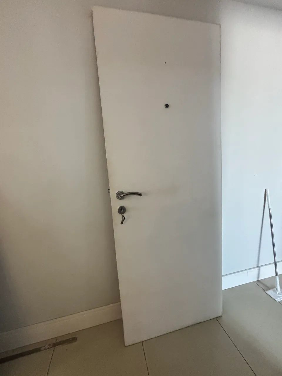 Porta Madeira maciça (defeito na fechadura)64607089538049123