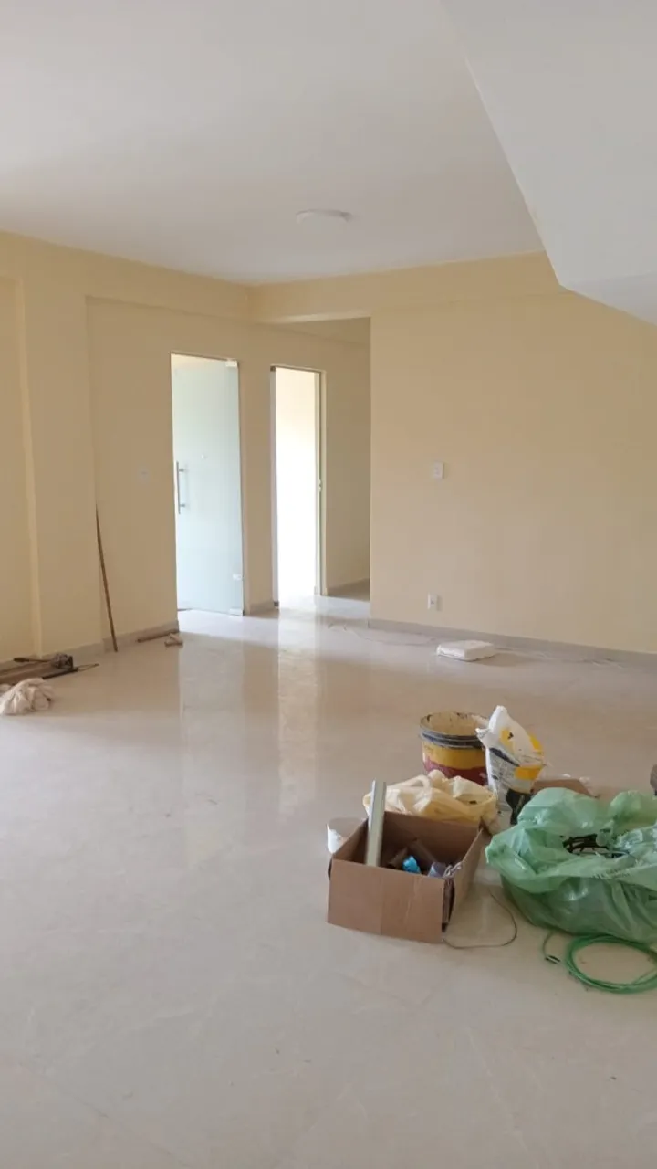Aluga-se Apartamento para moradia, escritório ou clínica.