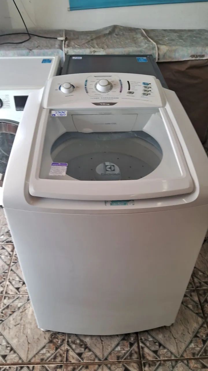 Vendo máquina de lavar Electrolux turbo econômica 13kg 220v semi nova 