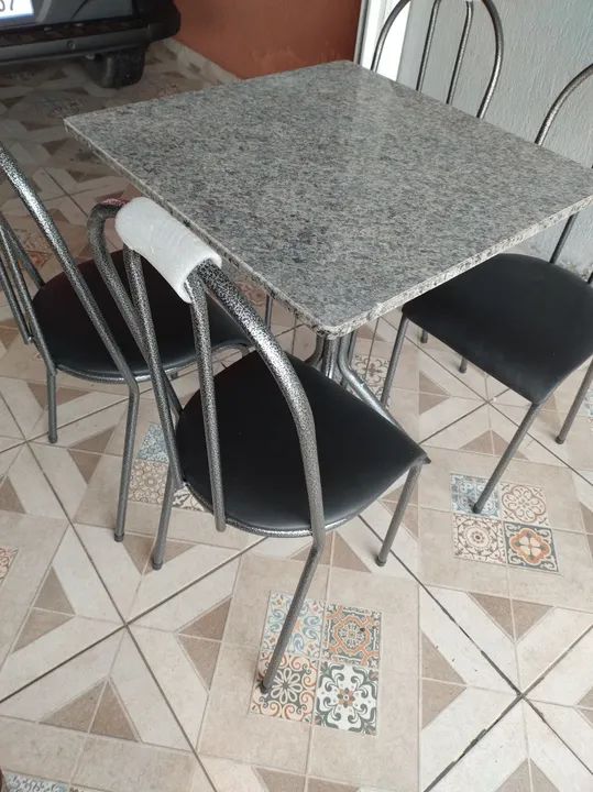 Conjunto de mesa e cadeiras em metal -NOVOS - Foto 2