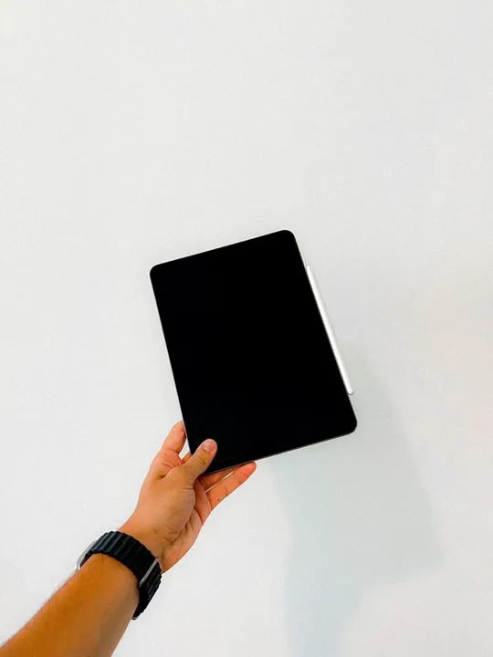 iPad Pro 2018 256GB Wi-Fi + Magic Keyboard PT + Apple Pencil 2ª Geração - Foto 2