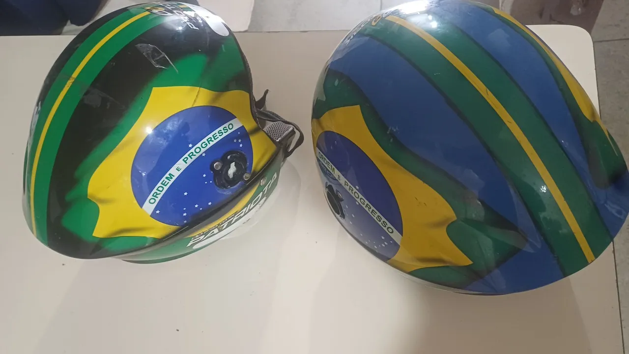 Capacete Brasil - 2 peças