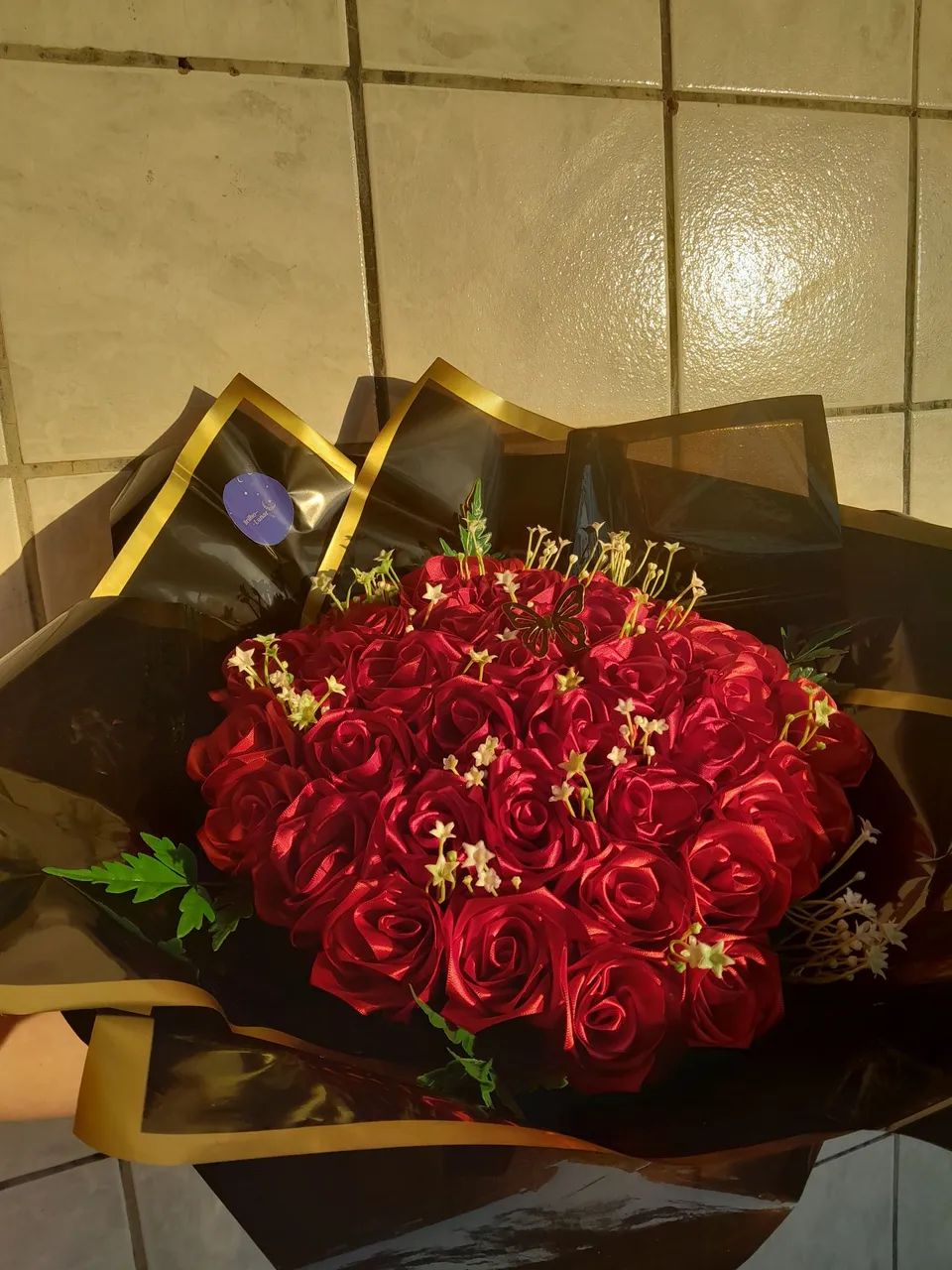 Buquê de rosas de cetim 