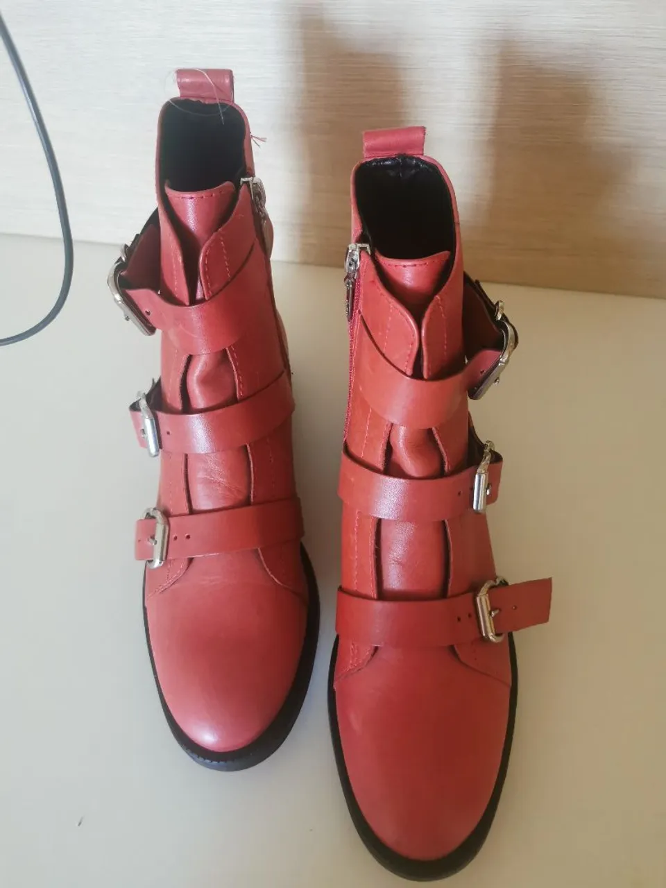 Bota couro Schutz