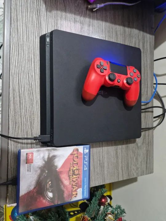 Ps4 slim  com God of War Remastered - Foto 2