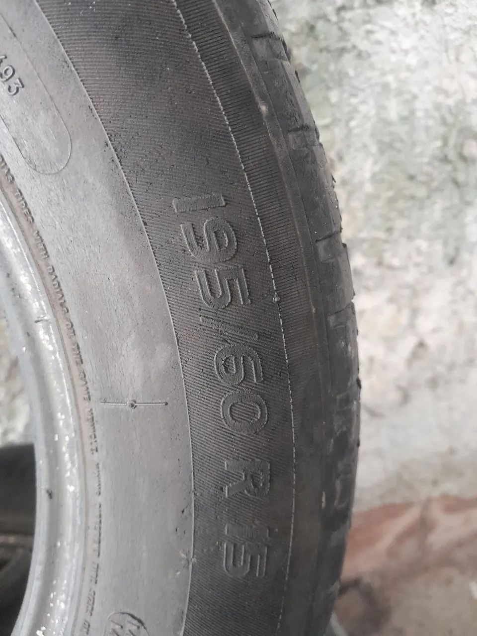 Peneu 64842832780161121