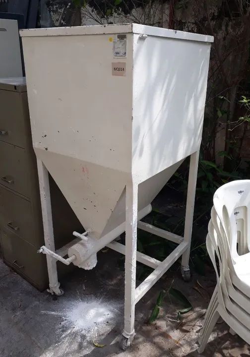 Maquina de ensacar Gesso areia e outros produtos ( com extrusor manual ) - Foto 2