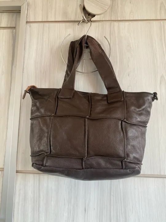 Bolsa de ombro marrom em couro