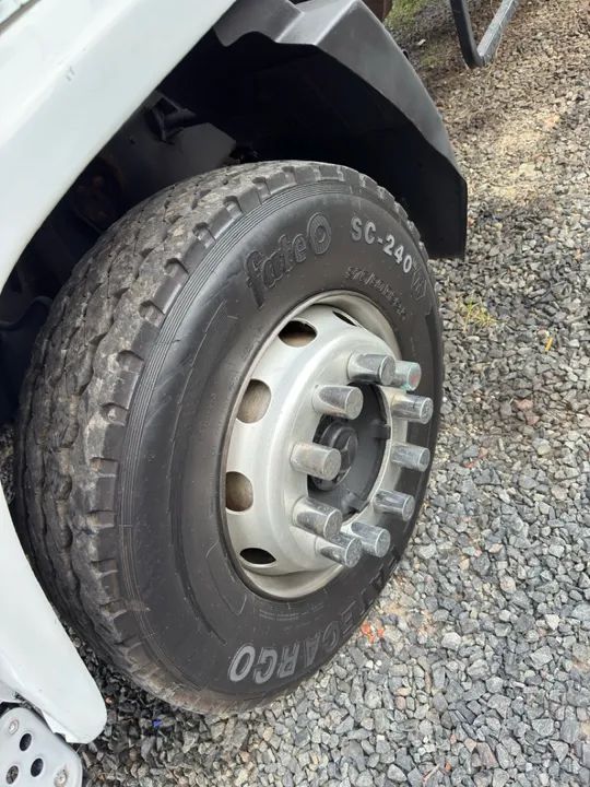 Caminhão Mercedez 1718 munck 20 toneladas - Foto 8