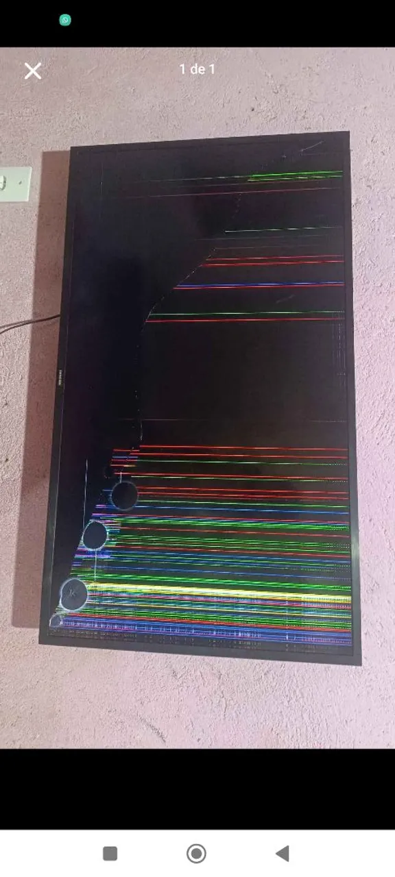 TV Samsung com tela danificada - Para Conserto ou Retirada de Peças