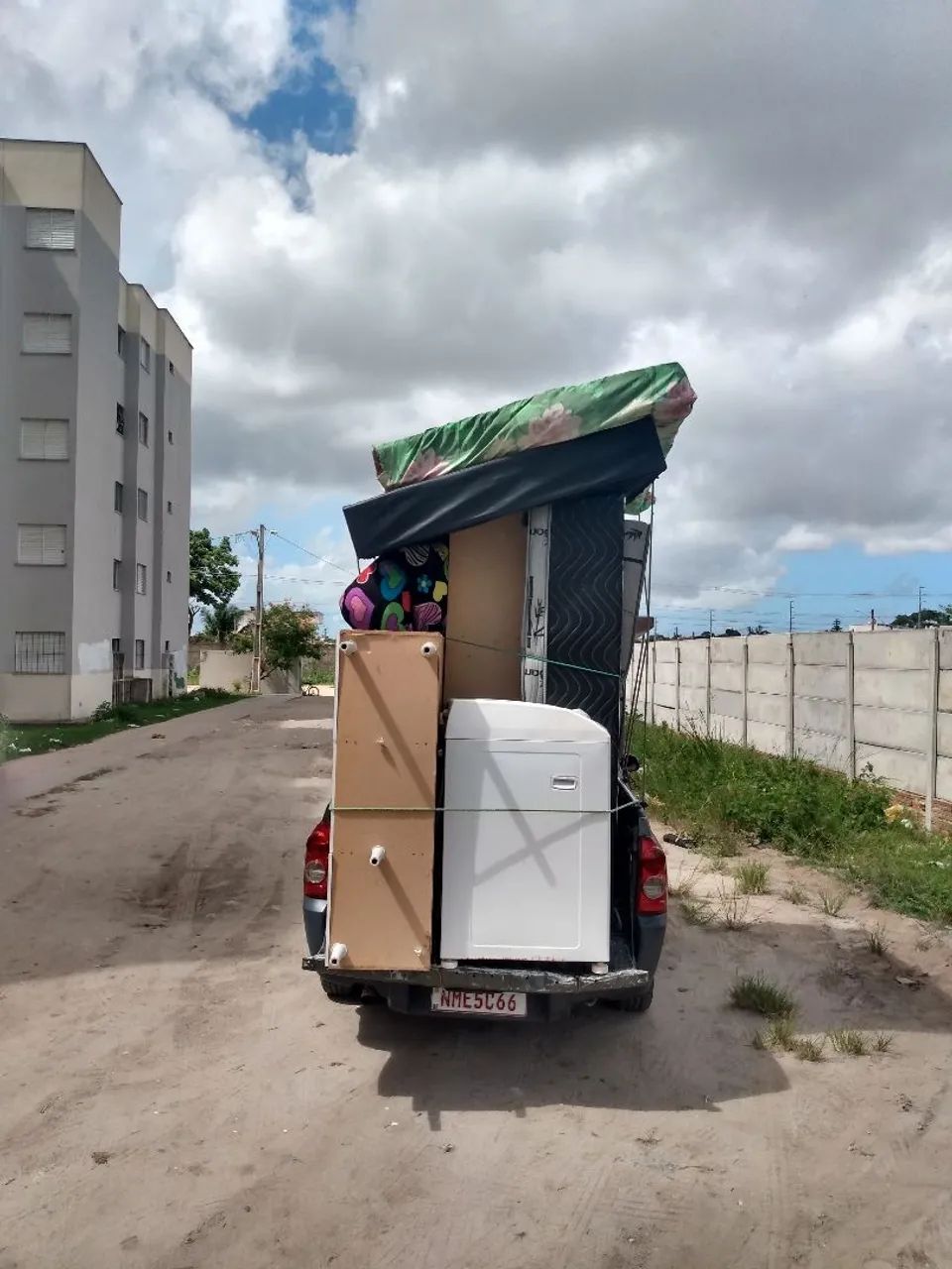 Caminhonete para Fretes e Mudanças - Foto 2